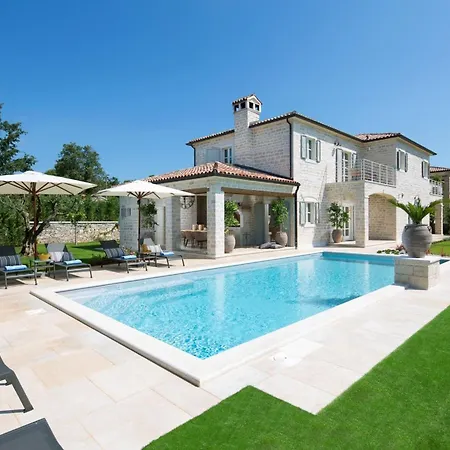 Holiday home Luxurioese Elena Mit Pool Und Panoramablick *