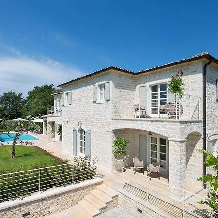 Holiday home Luxurioese Elena Mit Pool Und Panoramablick Ladici